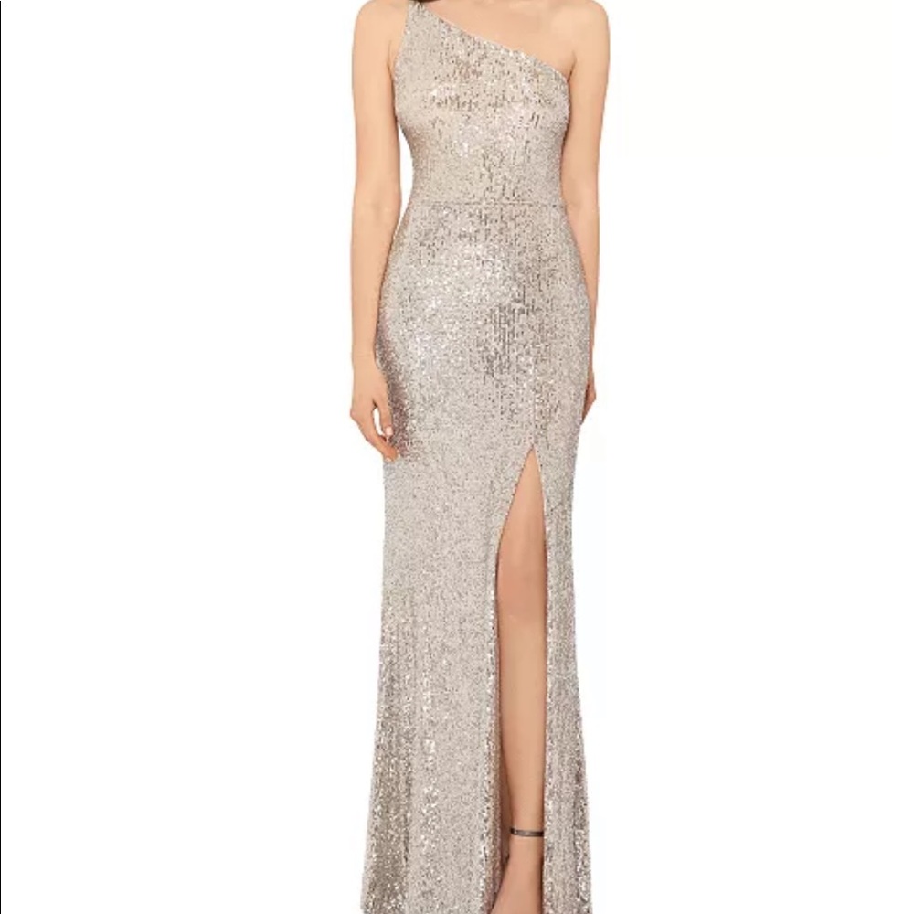 Xscape Gold Sequined Gown from Macys. Size 4